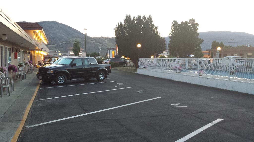 Swiss Sunset Inn Penticton Luaran gambar