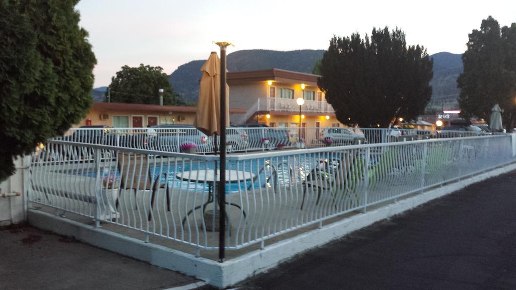 Swiss Sunset Inn Penticton Luaran gambar