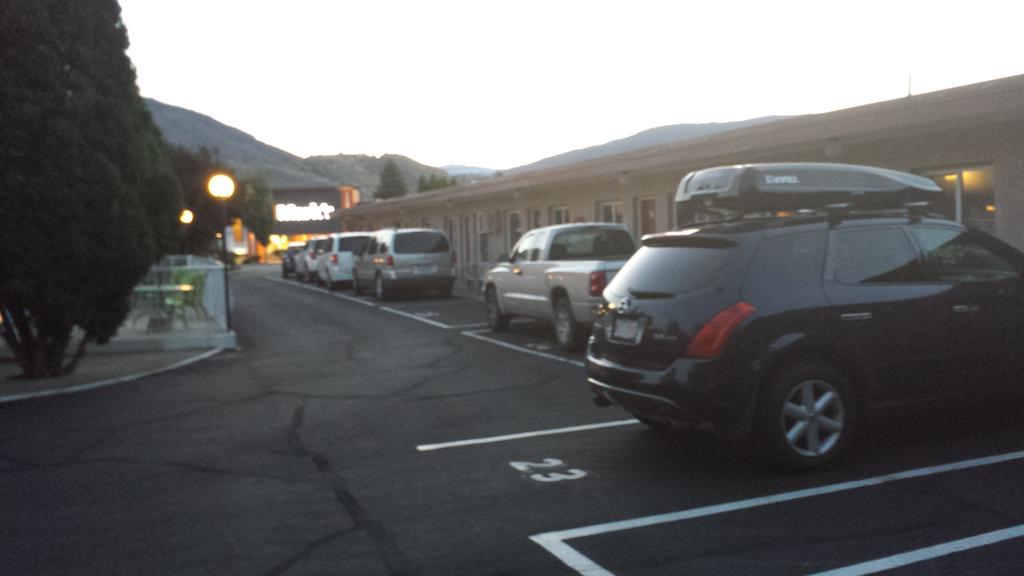 Swiss Sunset Inn Penticton Luaran gambar