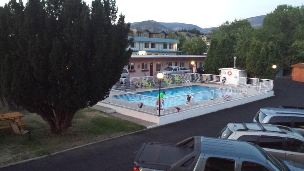 Swiss Sunset Inn Penticton Luaran gambar