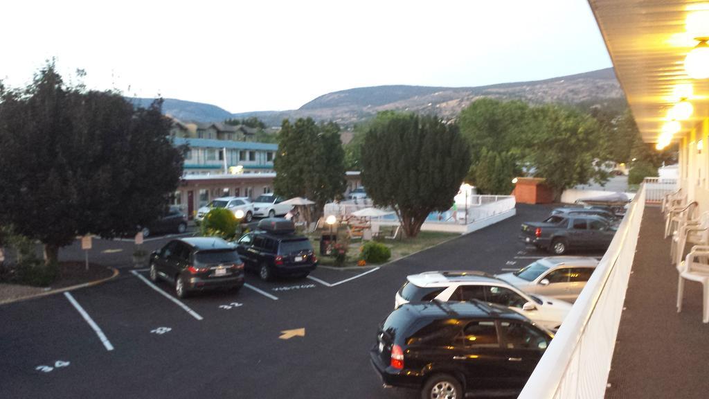 Swiss Sunset Inn Penticton Luaran gambar
