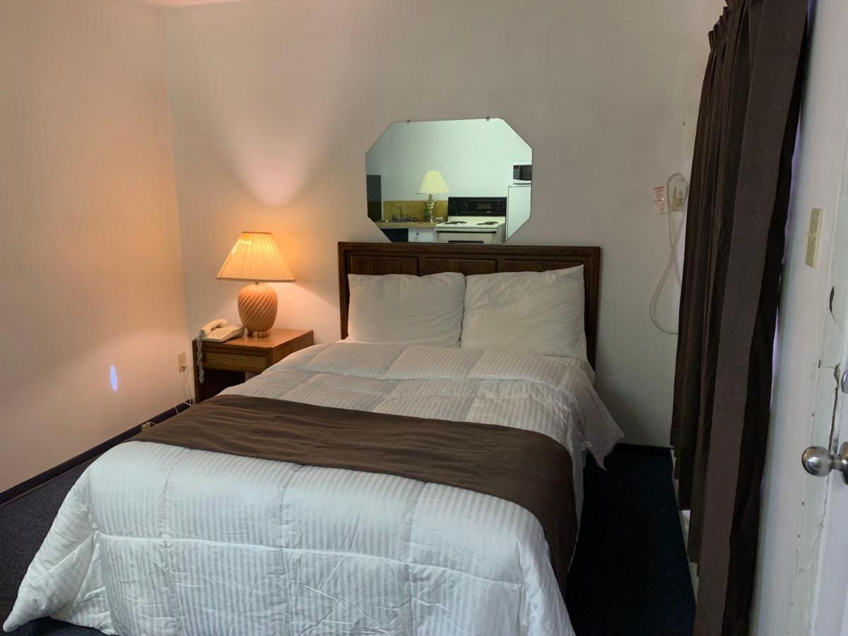Swiss Sunset Inn Penticton Luaran gambar