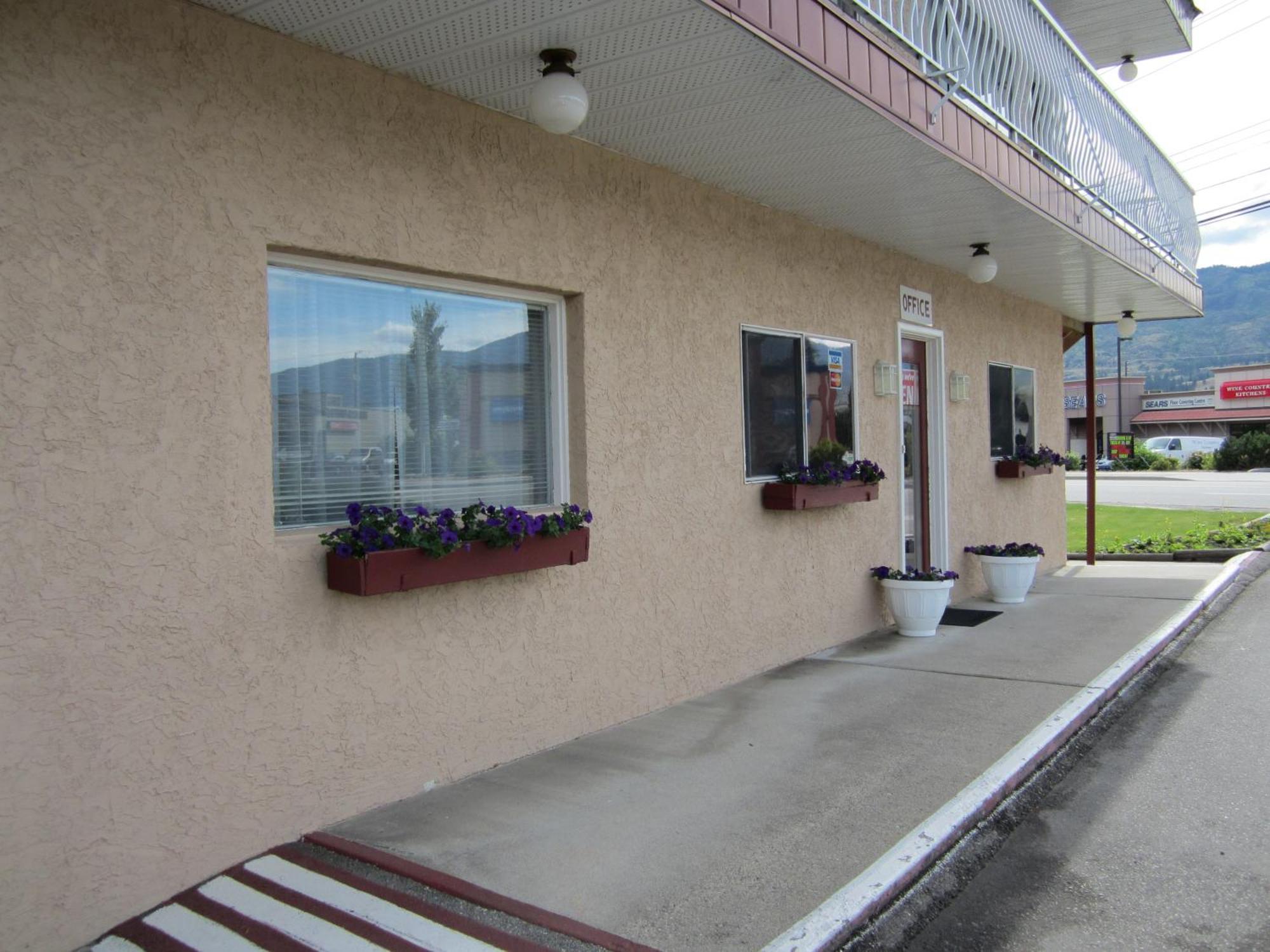 Swiss Sunset Inn Penticton Luaran gambar