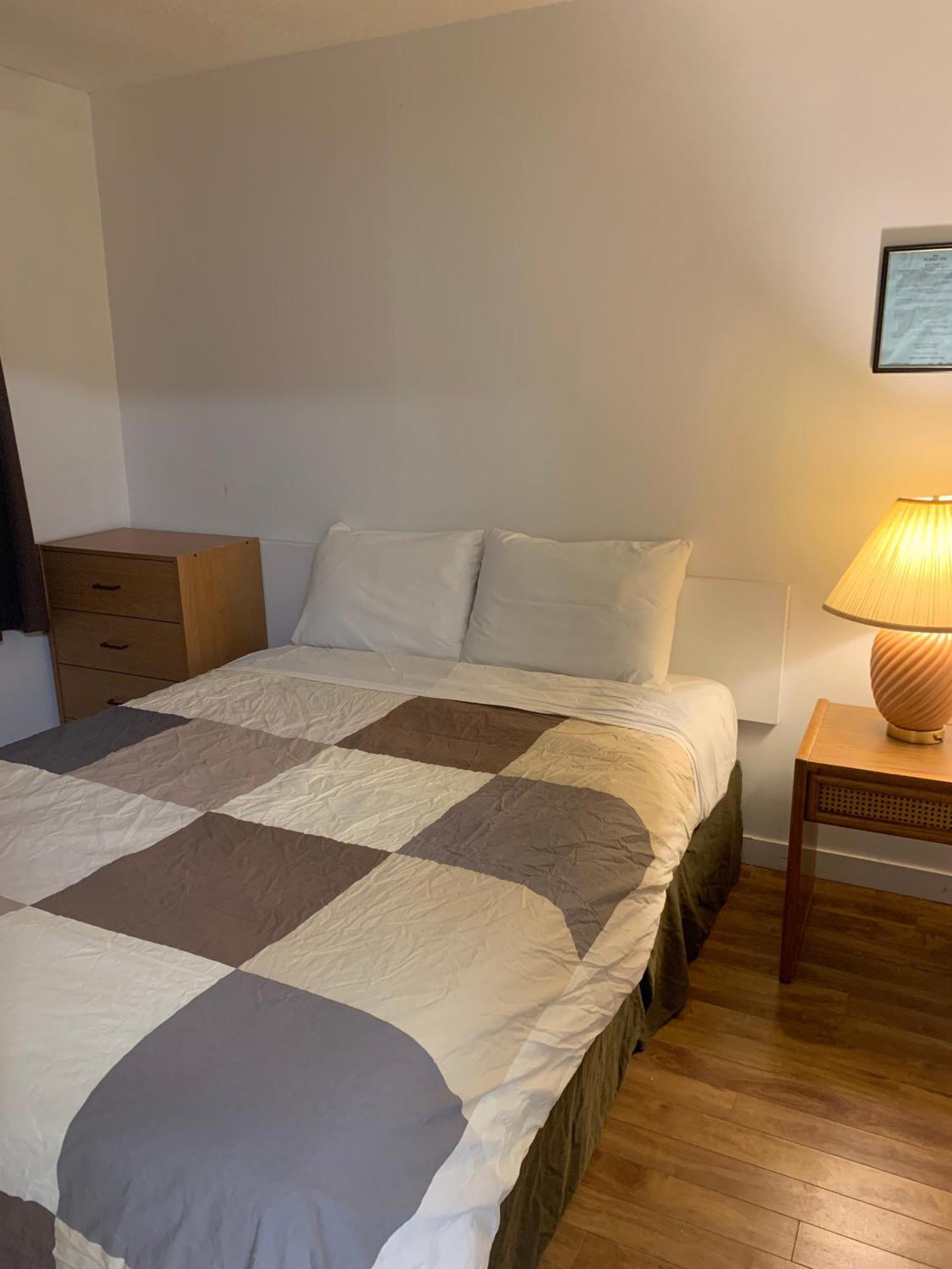 Swiss Sunset Inn Penticton Luaran gambar